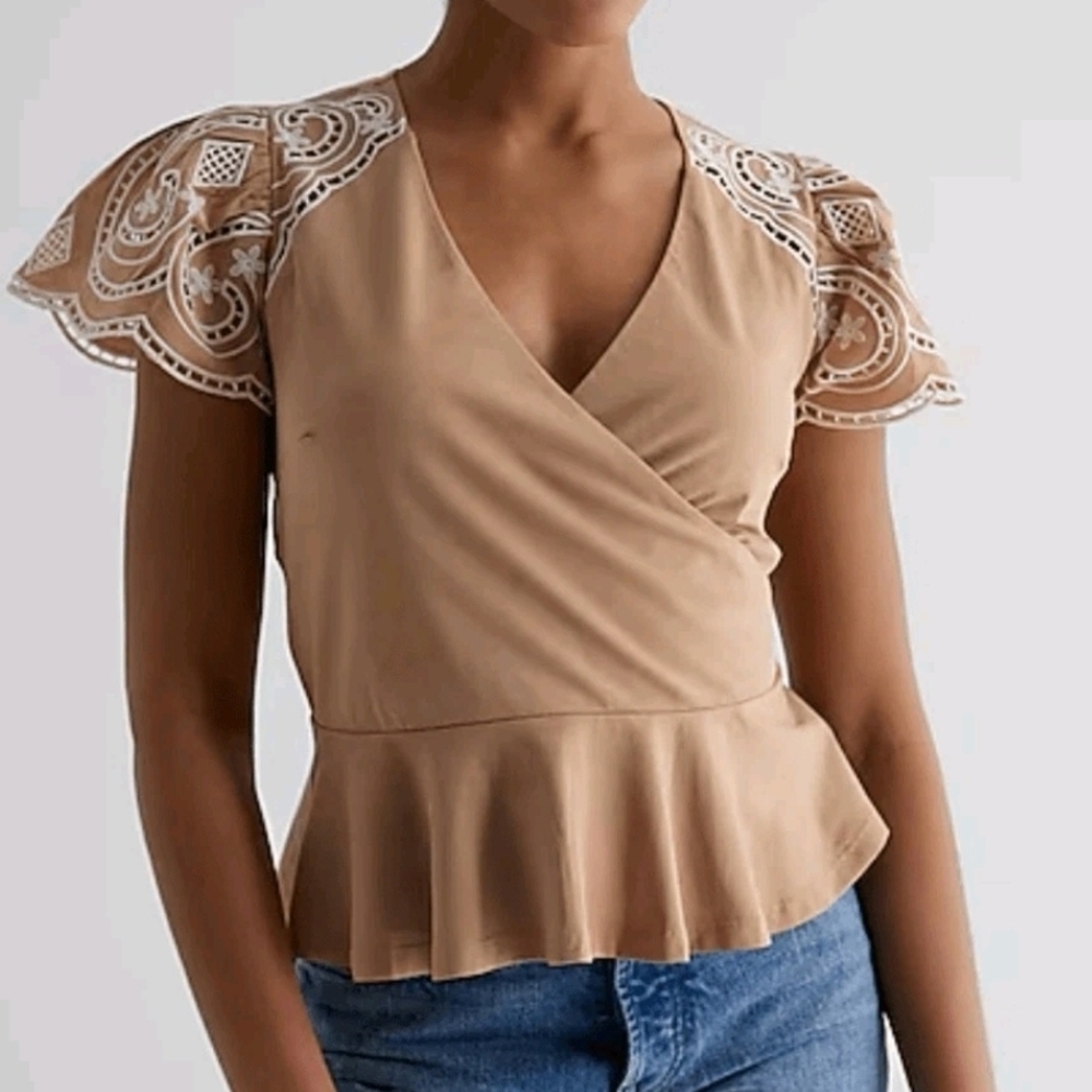 🌿 Express Embroidered Eyelet Flutter Sleeve Peplum Top – XL (NWT) 🌿